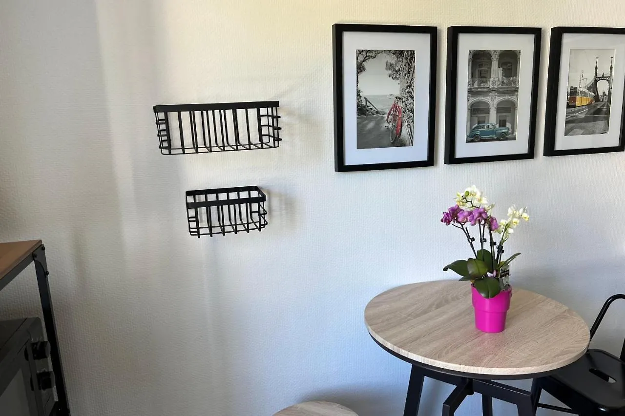 Contacten van Le Gambetta 5 - Halles De Merville - T2 - Centre Ville